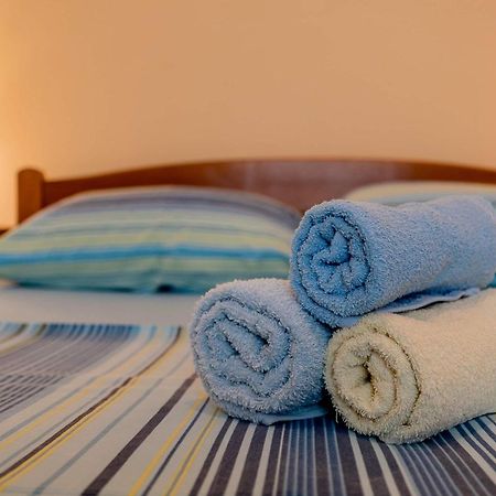 Apartments Gudelj Kamenari Ngoại thất bức ảnh