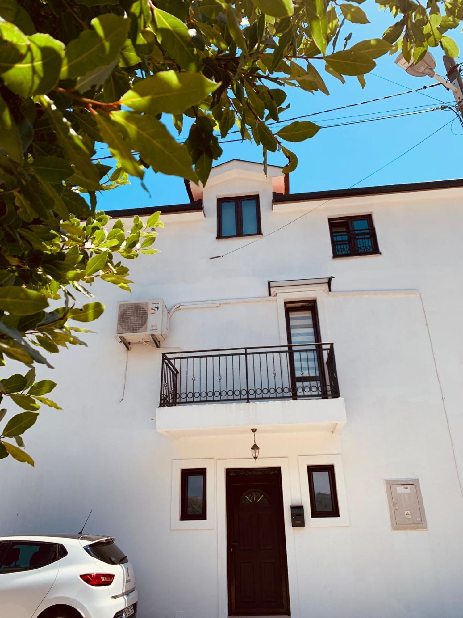 Apartments Gudelj Kamenari Ngoại thất bức ảnh